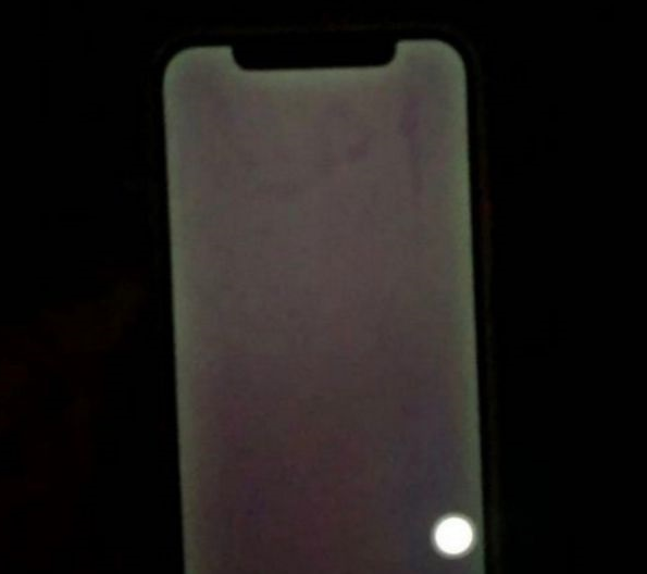 稷山苹果手机维修分享苹果客服回应 iPhone 12 屏幕“发绿”问题 